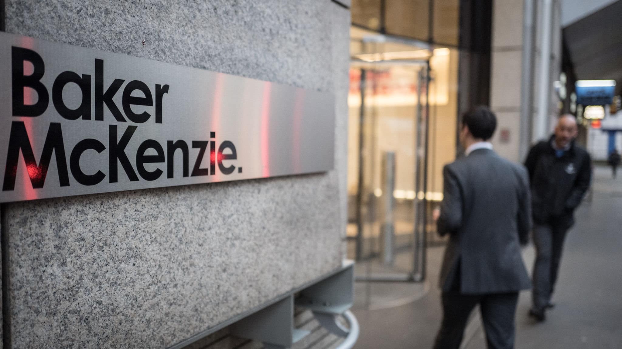 Baker McKenzie quitte la Russie