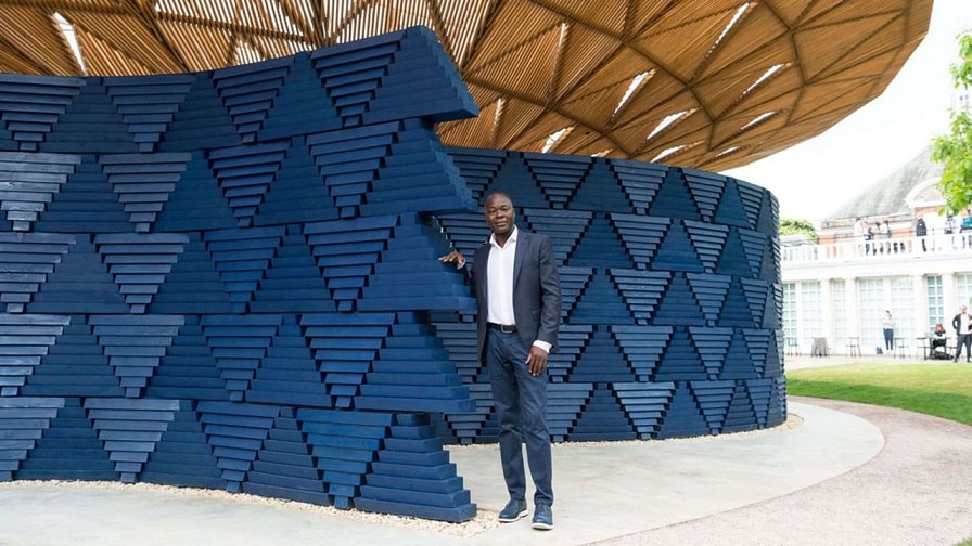 Le Burkinabé Diébédo Kéré remporte le prix d’architecture Pritzker 2022
