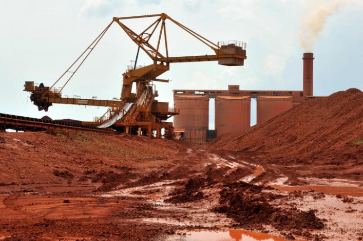 Guinée : l’État retire 41 permis de carrières pour assainir le cadastre minier et sécuriser les investissements