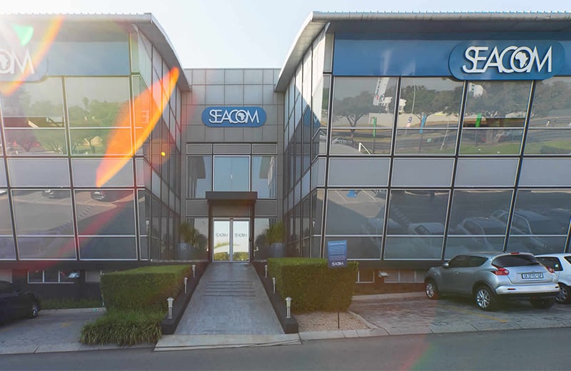 Afrique du Sud : Seacom envisage d’acquérir EOH Network Solutions et Hymax