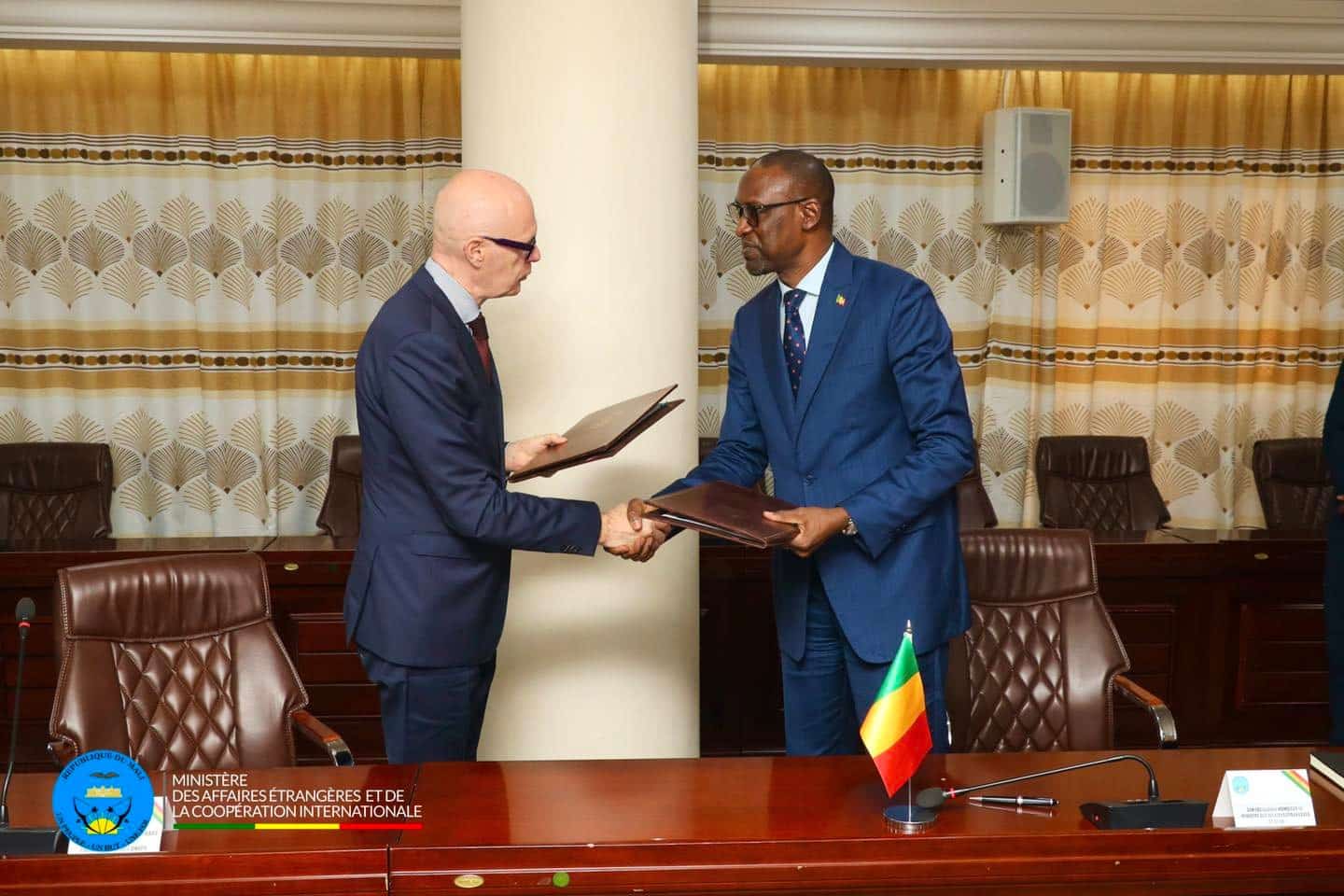 L’Union européenne ouvre le robinet au Mali