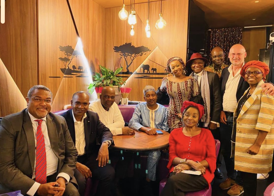 Événement: le tout Paris à la sortie des livres de Seidik Abba et Francis Laloupo (photos)