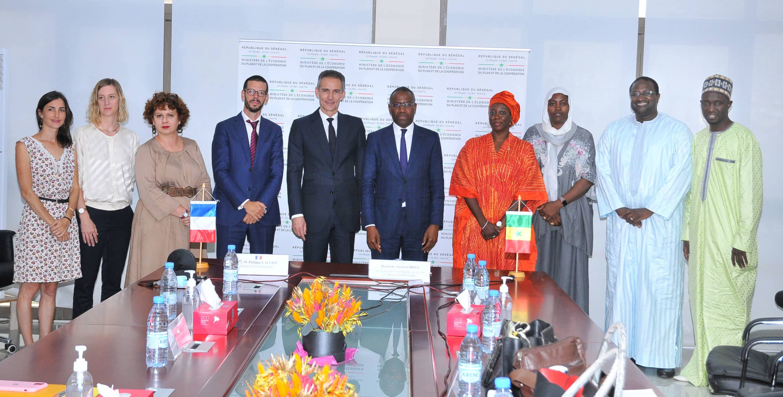 Signature de convention entre le Ministre Amadou Hott et l&rsquo;Agence Française de Développement
