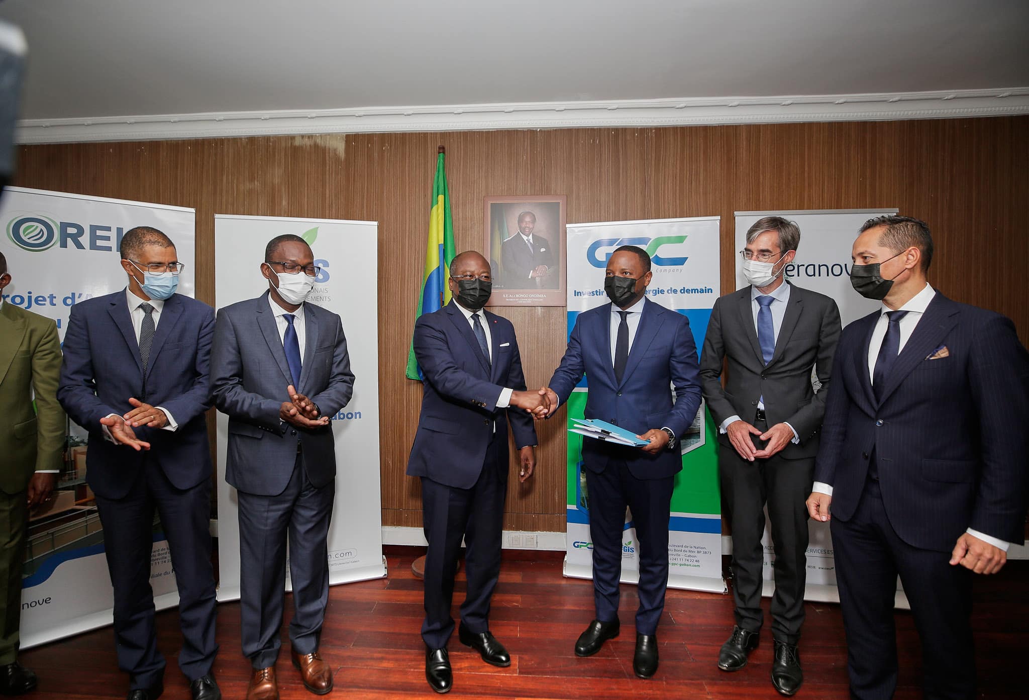 La République Gabonaise et la société Orelo signent le contrat de concession pour la station de traitement d’Adduction d’Eau Potable (AEP) du grand Libreville