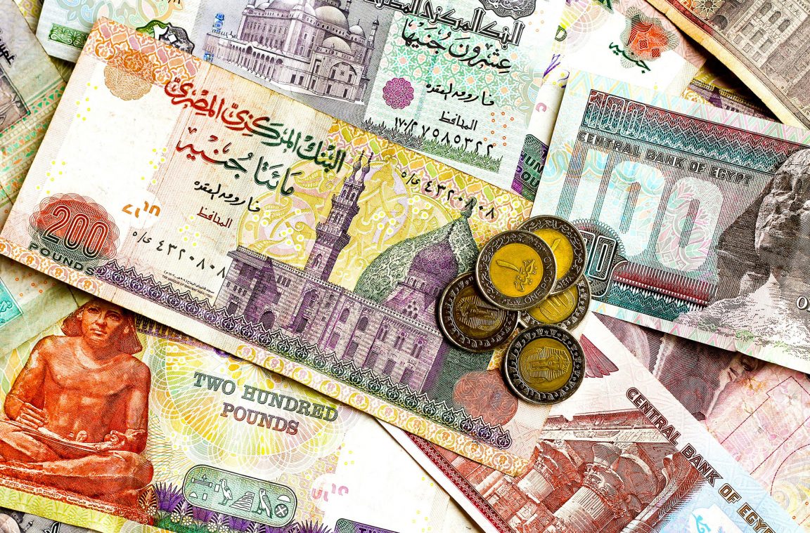 Sous pression du FMI, l’Egypte dévalue sa monnaie de 16% pour sortir du marasme économique