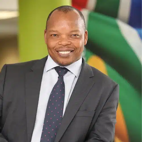 L’ancien patron de Deloitte, Lwazi Bam, nommé au conseil d’administration de Standard Bank