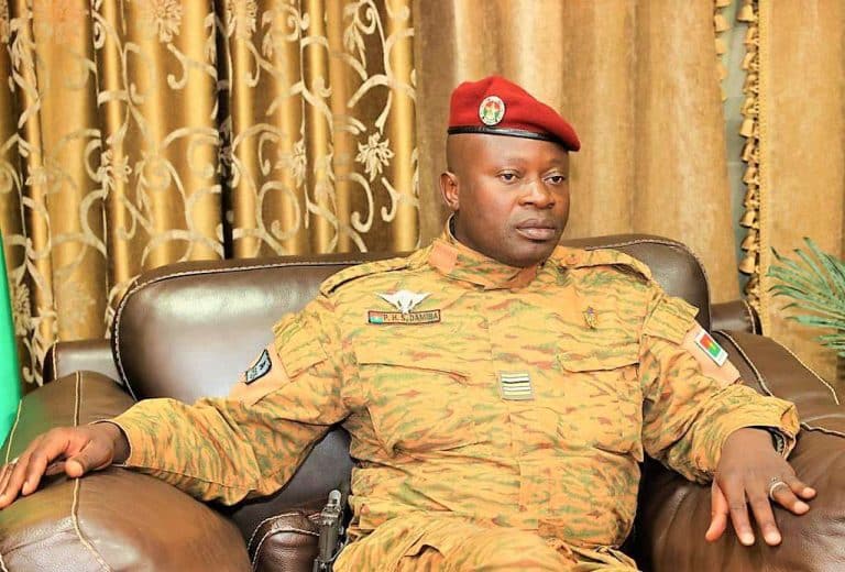 Arrêtés à Lomé, trois capitaines proches de Paul-Henri Damiba remis aux autorités burkinabè