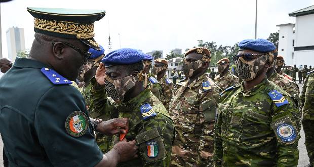 Côte d’Ivoire : les 49 soldats libérés à Bamako décorés par l’Etat-major général