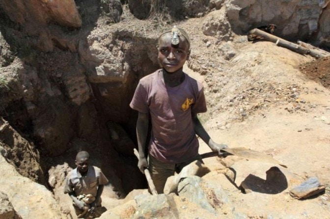 Voitures électriques et Lithium: l’Afrique au centre des rivalités entre la Chine et l’Occident