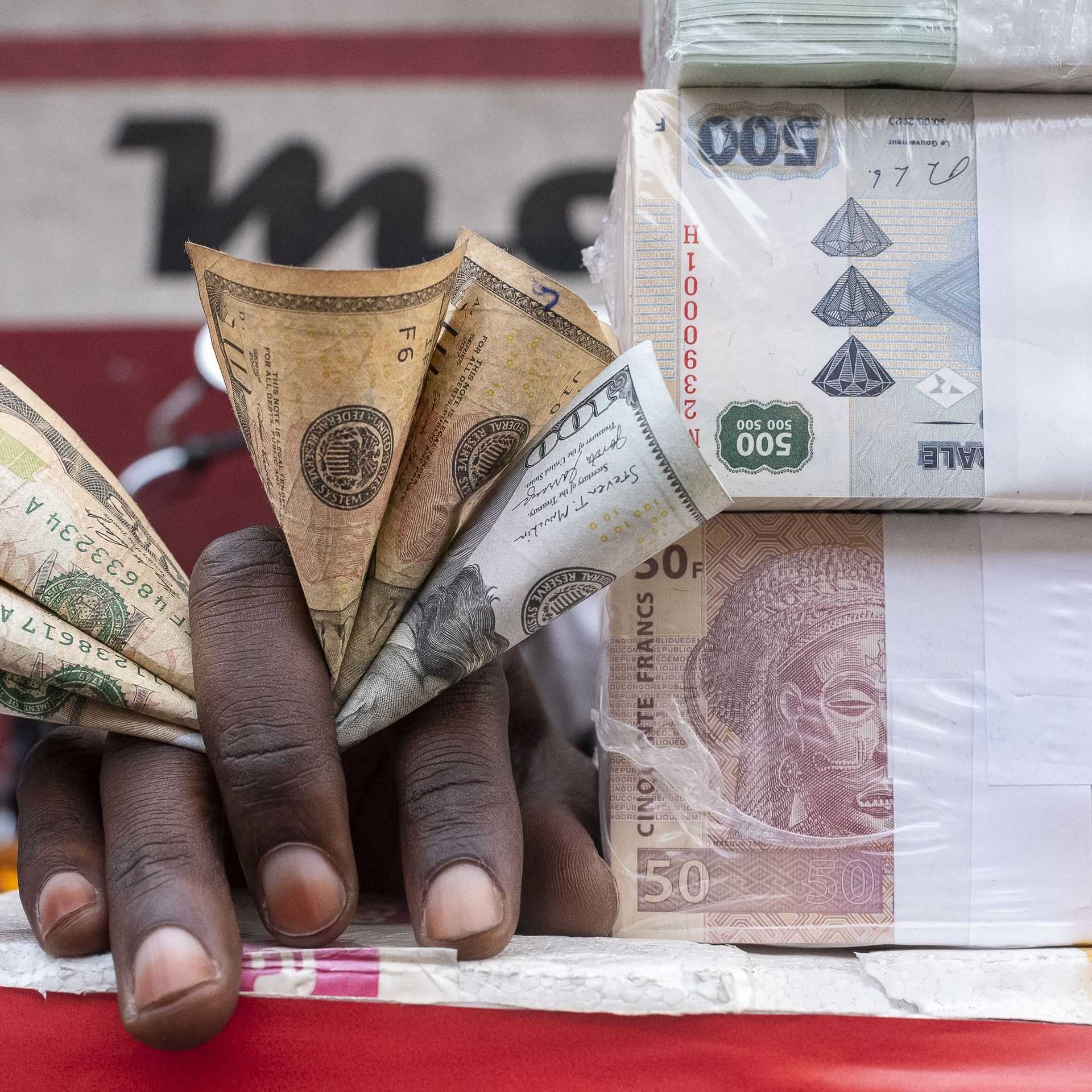RDC : des « mesures idoines » pour la stabilisation du franc congolais