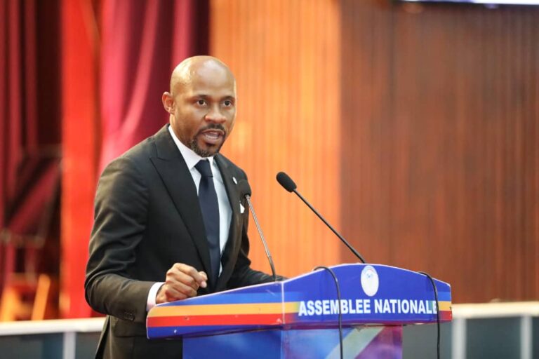 RDC : pari gagné pour le ministre Patrick Muyaya Katembwe