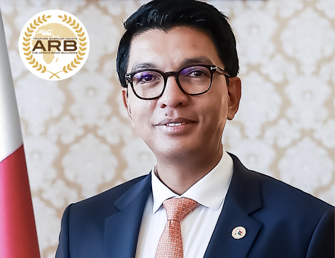 Le président malgache Andry Rajoelina, lauréat du Super Prix Grand Bâtisseur – Trophée Babacar NDIAYE 2023