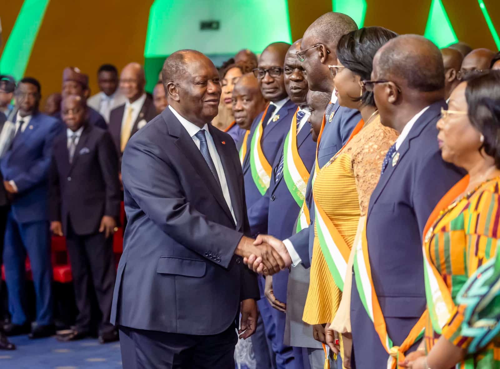 Côte d’Ivoire : Alassane Ouattara propose deux sessions ordinaires aux deux chambres du parlement