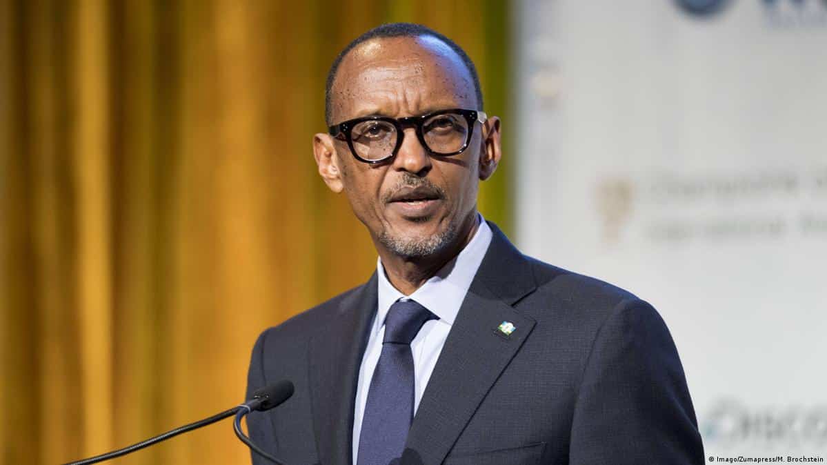 Notation: B+ et  perspective négative pour le Rwanda