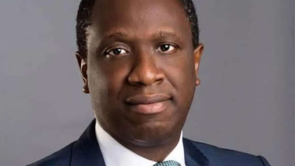 Olukorede Adenowo nommé PDG de Standard Chartered Bank Nigeria