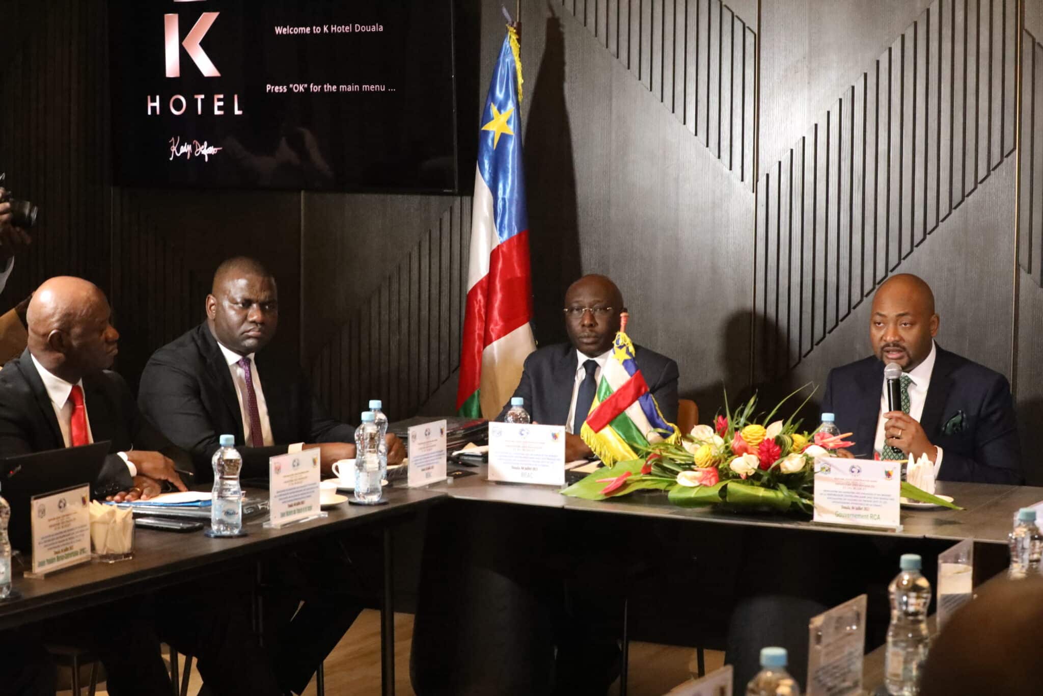 Titres publics : le ministre centrafricain des Finances, Hervé Ndoba, à l’offensive à Douala