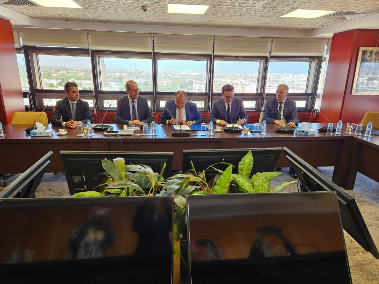 Signature d’une convention de coopération entre TAMWILCOM et FINEA pour faciliter l’accès des TPME au financement