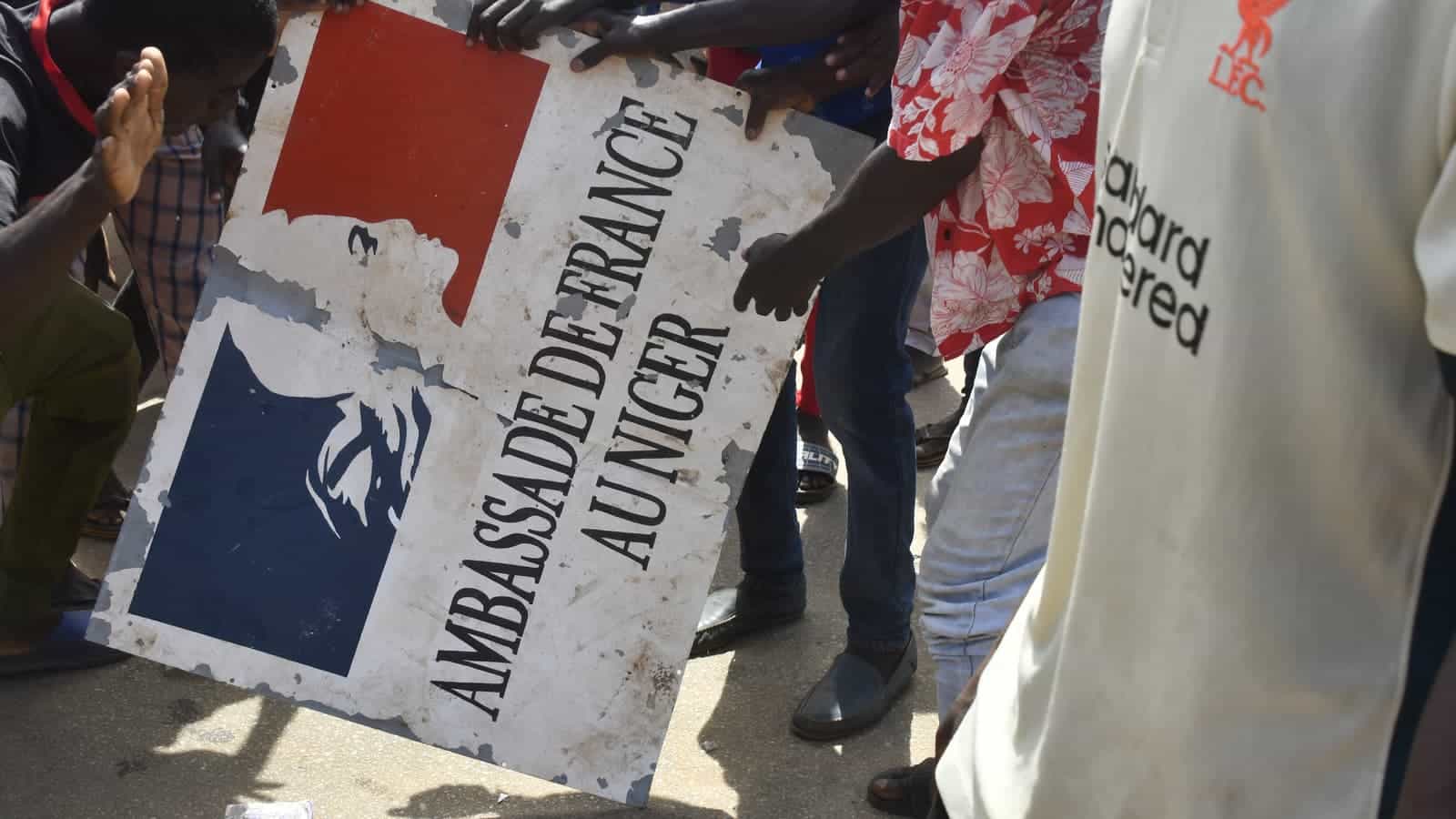 Niger : les putschistes expulsent l&rsquo;ambassadeur de France