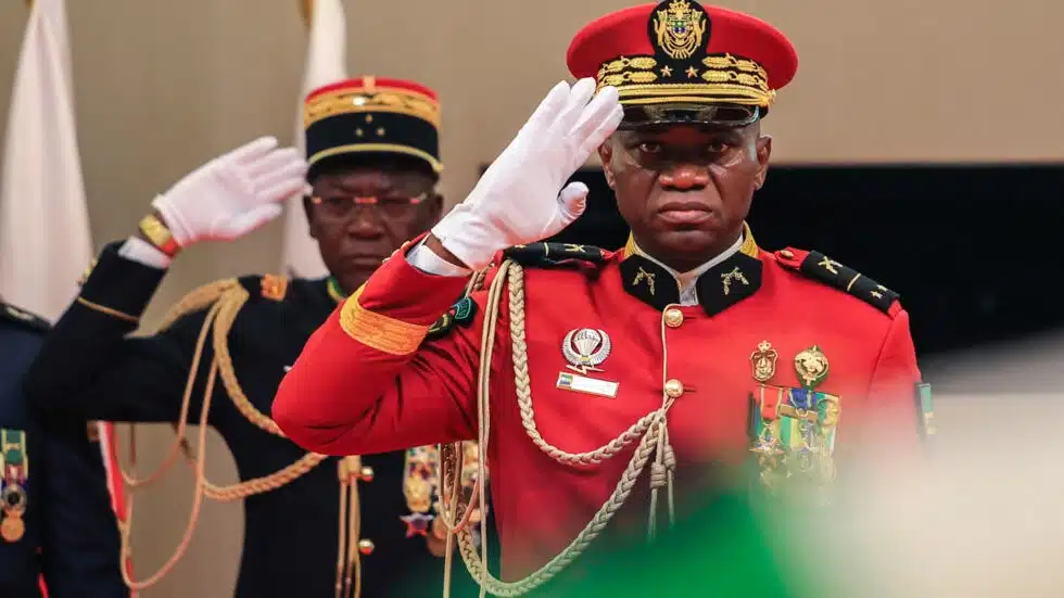Gabon: les frontières rouvertes, Oligui Nguema investi