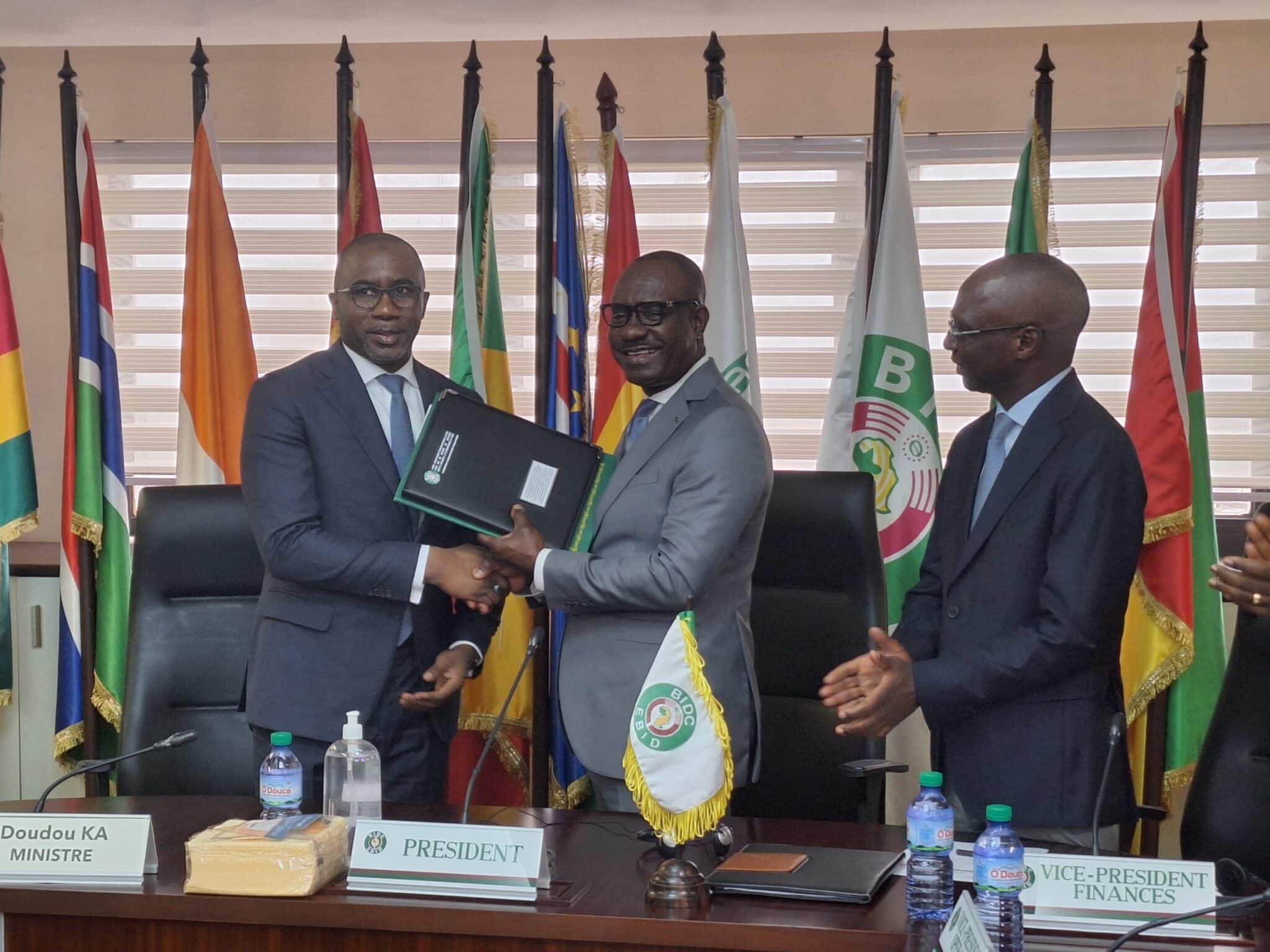 Le Sénégal et la BIDC signent deux accords de prêt de 65 milliards de FCFA