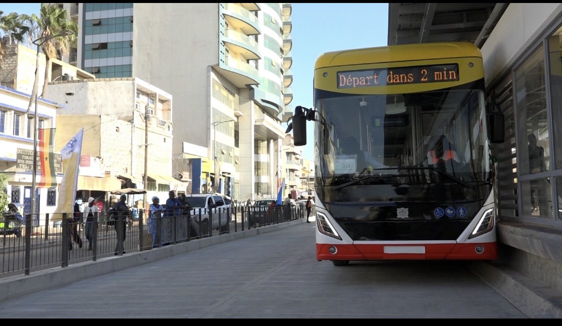 Transport: après le TER, le Sénégal inaugure son BRT