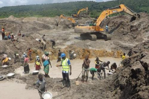 Cameroun : plus de 430 kg d’or collectés par la Sonamines depuis 2021