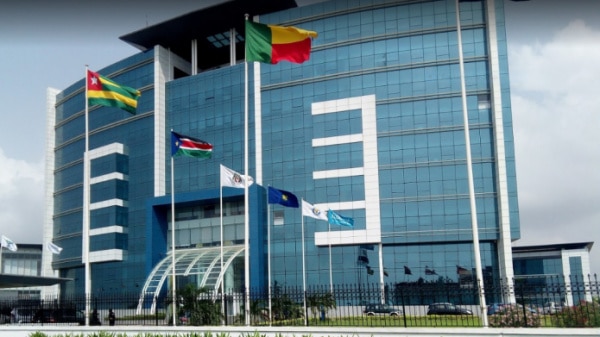Ecobank Togo et l’APRT s’associent pour soutenir l’entrepreneuriat Togolaiset préserver le patrimoine des tissus wax hollandais