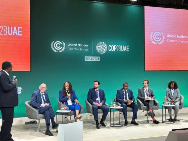 Rawbank franchit une nouvelle étape dans son engagement pour le climat en RDC et annonce un investissement de 20 millions de dollars dans des projets en énergies renouvelables et la préservation de la biodiversité