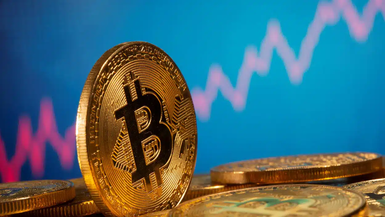 Le Bitcoin (BTC) atteint 72 000 dollars et remet en cause les théories monétaires