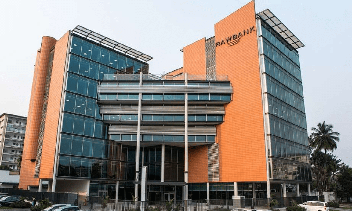 Rawbank enregistre un niveau de performance sous-jacente record avec des revenus en forte hausse et redéfinit sa vision de la banque avec la campagne “Au-delà d’une banque”