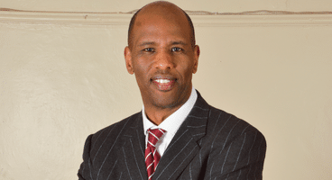 Robert Mbugua rejoint le conseil d’administration de Standard Chartered Bank Kenya