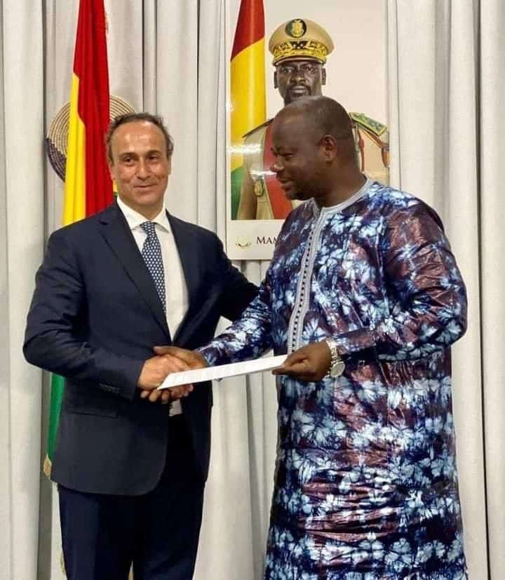 Après le passage de Sergueï Lavrov à Conakry, Paris s’empresse d&rsquo;inviter Mamady Doumbouya