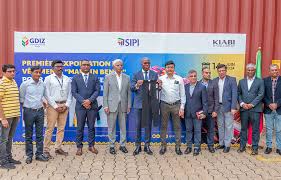 La Zone Industrielle de Glo-Djigbé (GDIZ) Lance sa Première Exportation de 80 000 Vêtements vers la Marque Française KIABI