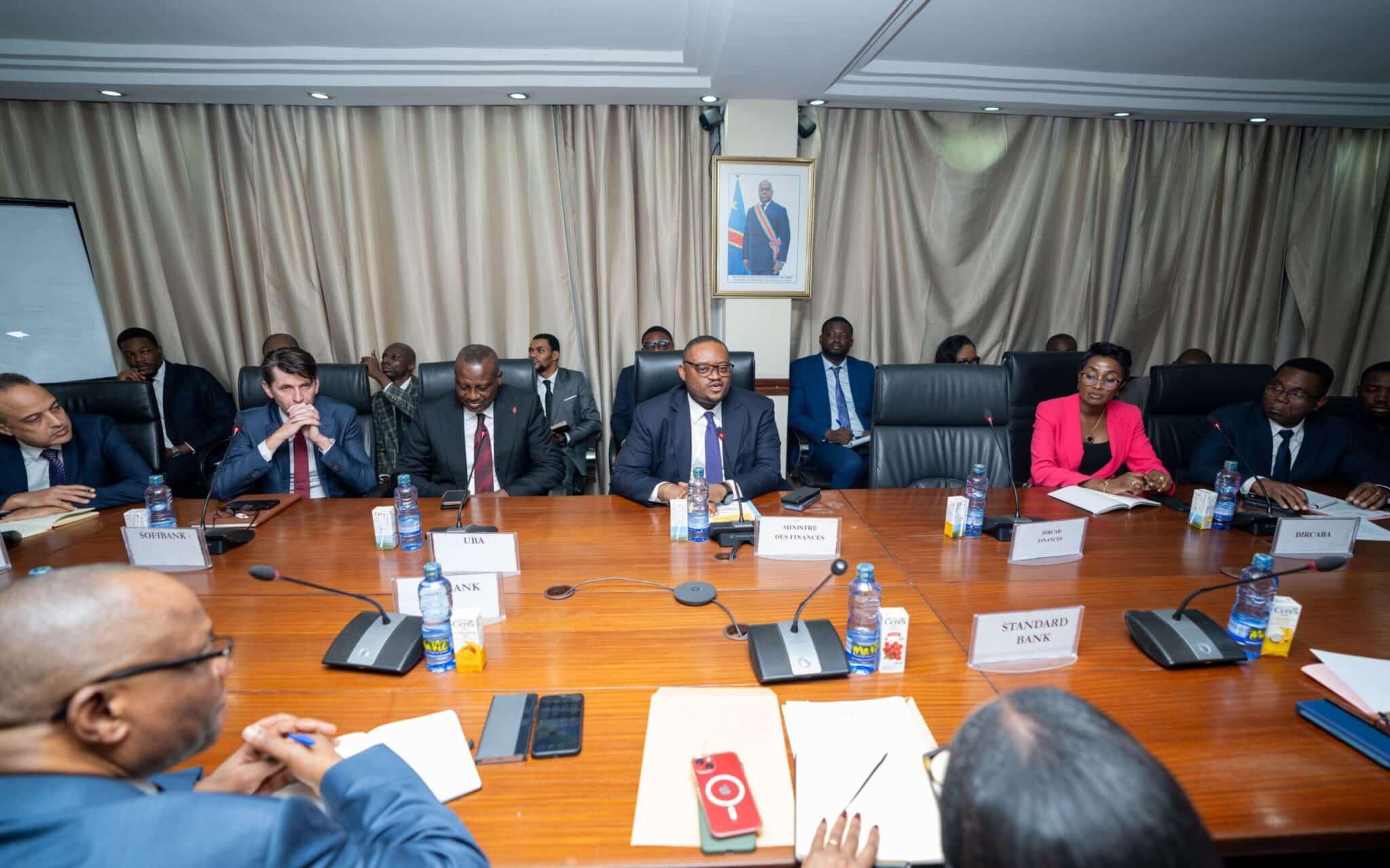 RDC : le nouvel argentier de Félix Tshisekedi prend langue avec l’association des banques