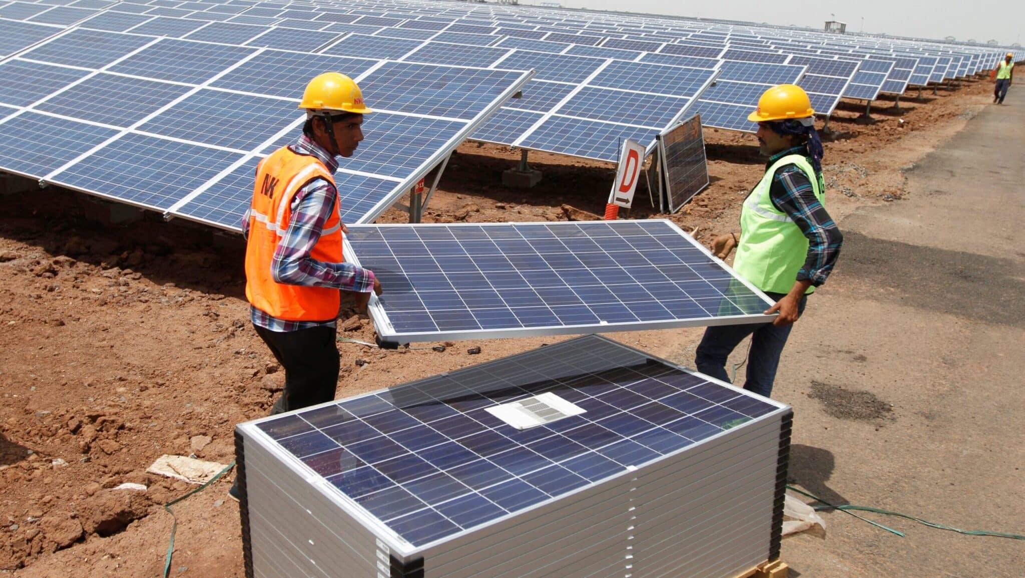 La BEI et FirstRand Bank lancent une initiative de 400 millions d’euros pour les énergies renouvelables en Afrique du Sud