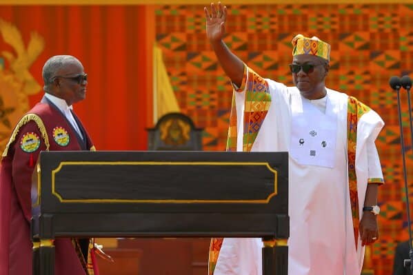 Ghana : John Dramani Mahama prête serment dans un pays sous le fardeau de la dette 