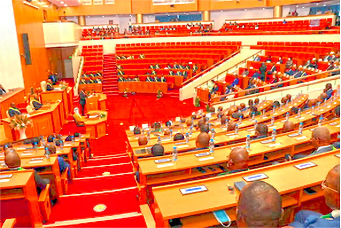 Gabon : le Parlement de transition adopte le nouveau code électoral