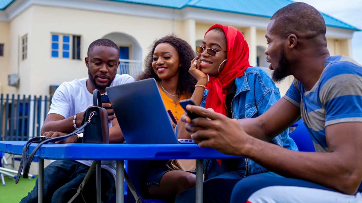 Structuration d&rsquo;une banque d&rsquo;investissement pour l&rsquo;entrepreneuriat des jeunes en Guinée avec OBARA Capital 