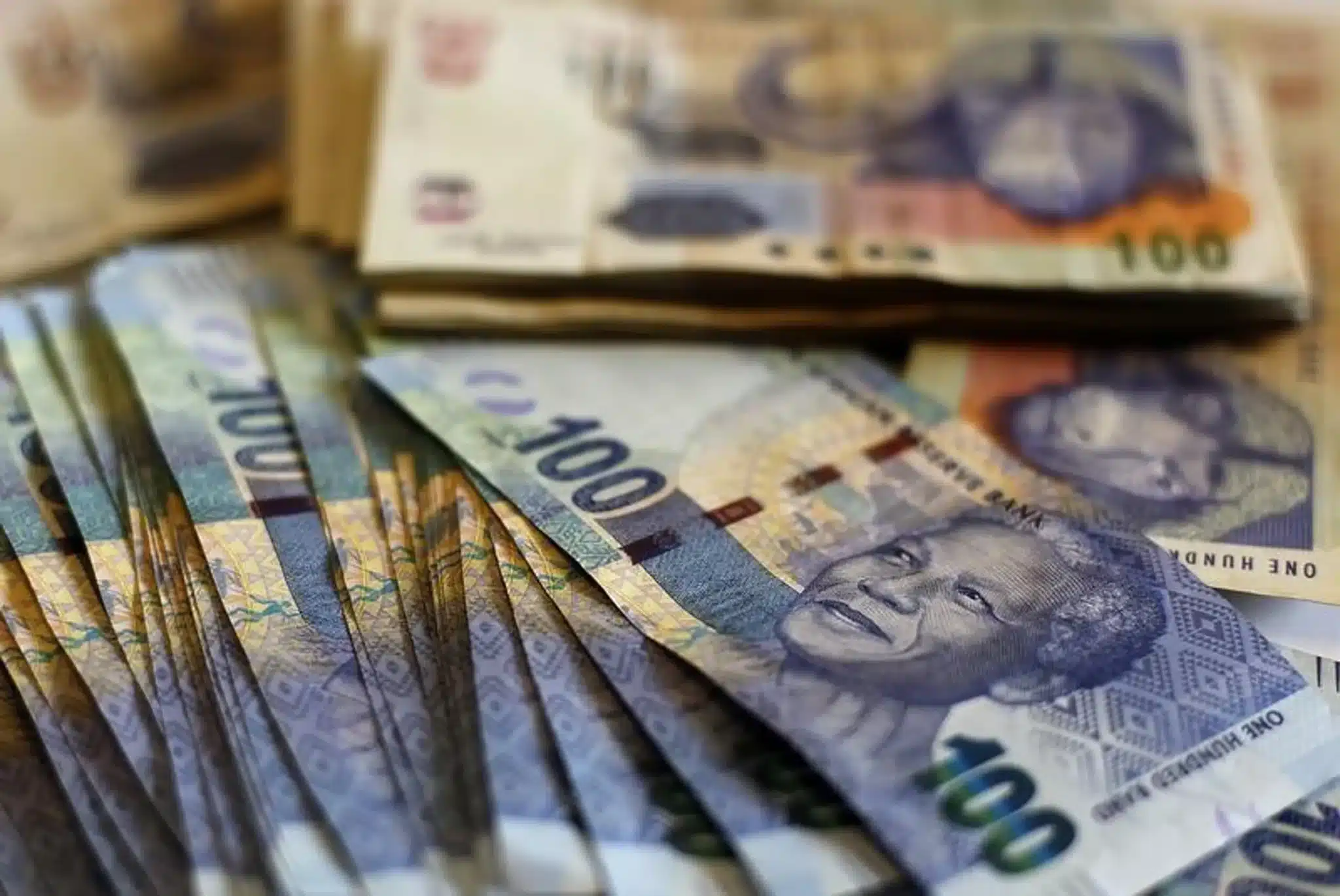 Le rand sud-africain maintient sa stabilité en attendant les données clés sur l’inflation des producteurs