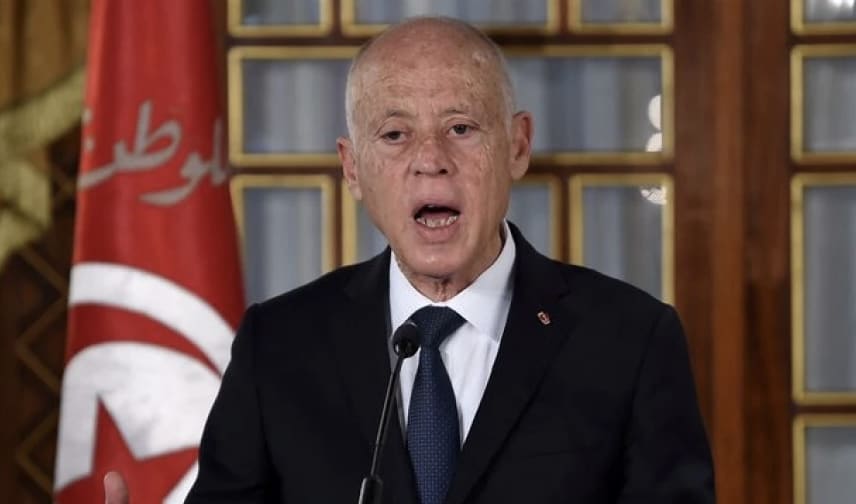 Le président tunisien Kaïs Saïed limoge le Premier ministre