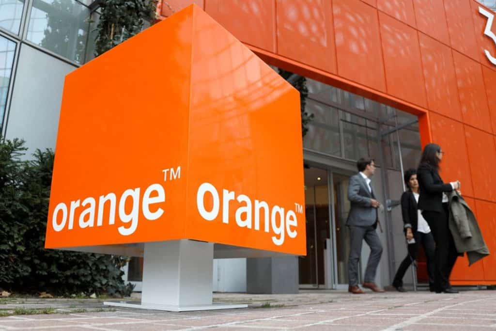 Orange Afrique et Eutelsat s’allient pour réduire la facture numérique en Afrique