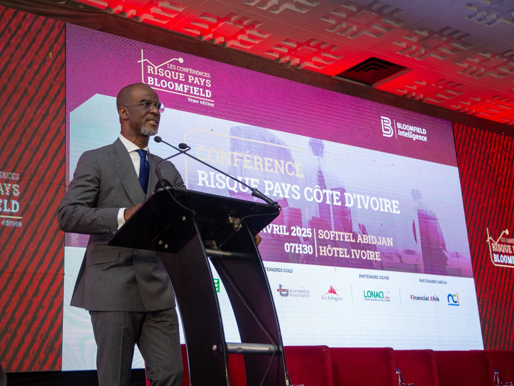 La Côte d’Ivoire, une économie « résiliente », mais trop « dépendante des capitaux étrangers » (Bloomfield)
