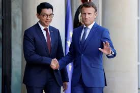 Visite d&rsquo;Emmanuel Macron à Madagascar : Andry Rajoelina au centre du jeu diplomatique et économique
