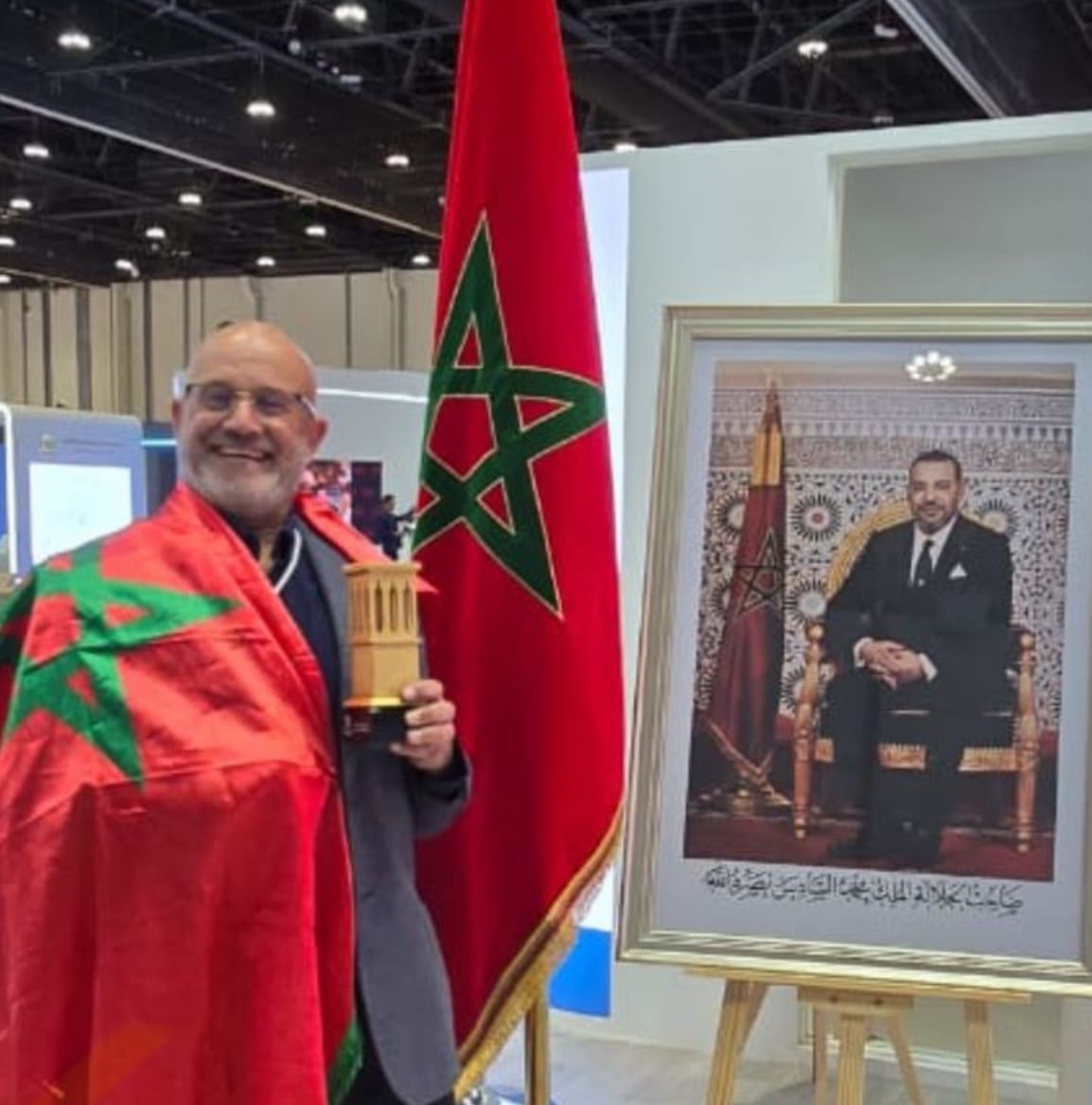 Le Maroc brille à Abou Dhabi : Mostafa Belkhayate sacré Champion du Monde de l’IA appliquée au Trading