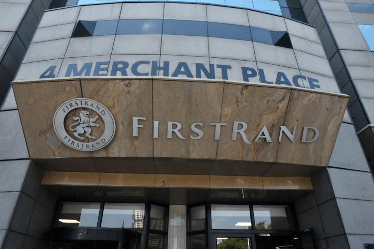 FirstRand quitte le Royaume-Uni après 1 milliard USD de pertes liées au financement auto