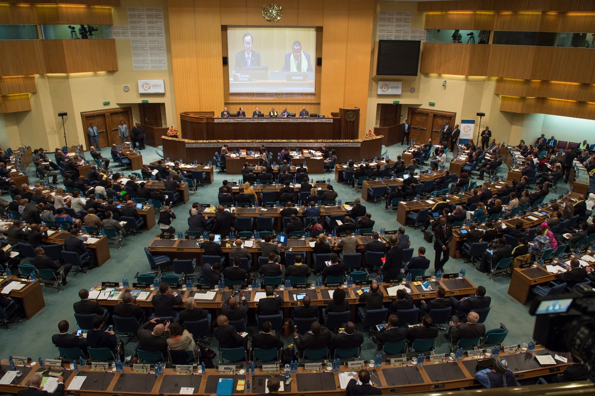 Conférence de Séville : malgré le retrait des États-Unis, l’ONU adopte un accord sur le financement du développement