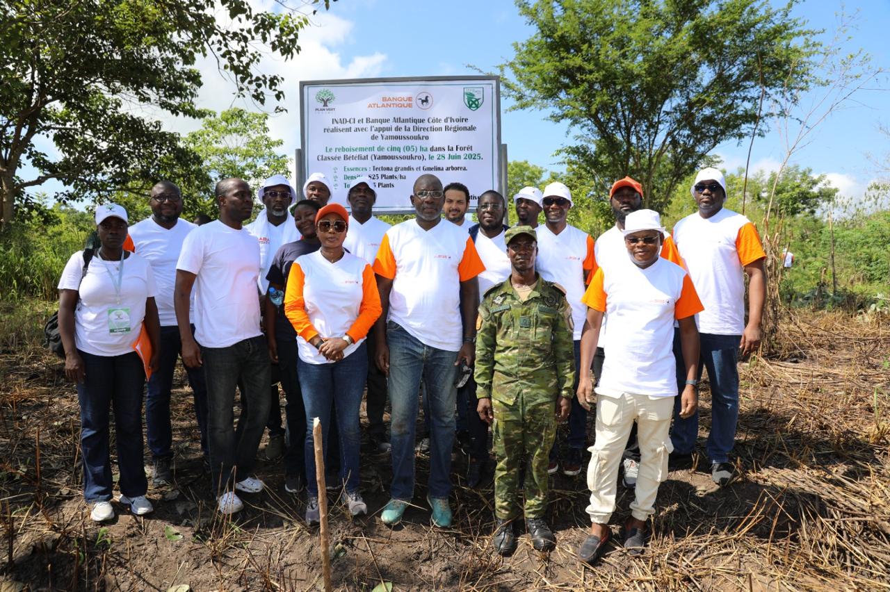 Côte d’Ivoire : Banque Atlantique et L’INAD-CI poursuivent la mise en œuvre du programme « PLAN VERT » pour la préservation des forêts du pays