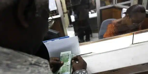 Services financiers : l’Organisation africaine des consommateurs lance une enquête dans 16 pays