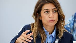 Tv5 Monde : le plan Kim Younès Charbit face à la défiance des journalistes