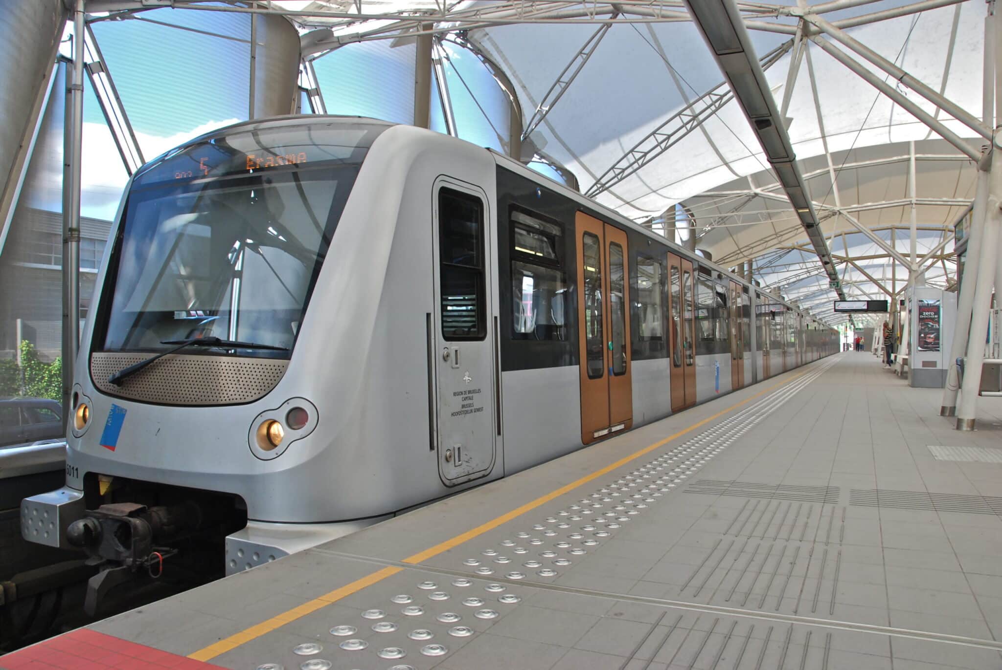 Angola : 3 milliards de dollars pour propulser le métro de surface de Luanda, un pari public pour la mobilité urbaine